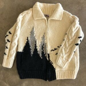 Cream and Black Zip-Front Cable Knit Sweater - Classic Mountain Pattern